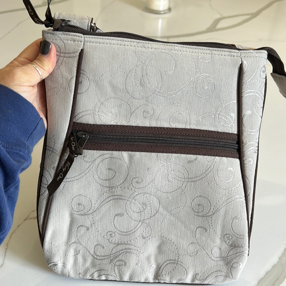 Thirty-one tan crossbody